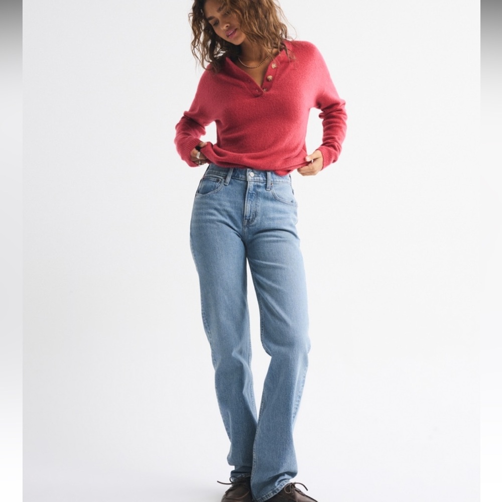 Abercrombie High Rise 90’s Relaxed Jean with Heart Embroidery